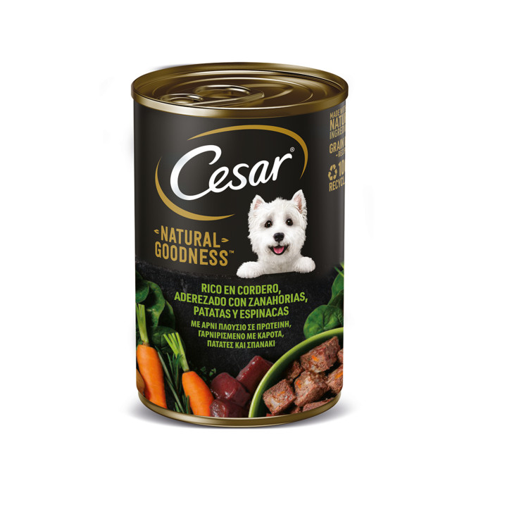 Cesar Natural Goodness comida húmeda para perros adultos en lata con cordero, zanahorias, patatas y espinacas
