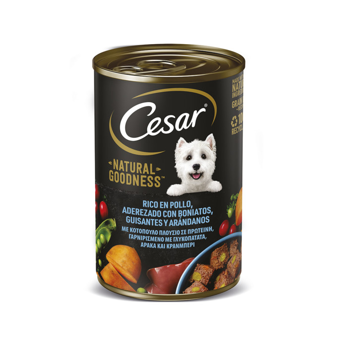 Cesar Natural Goodness comida húmeda para perros adultos en lata con pollo, boniatos, guisantes y arándanos